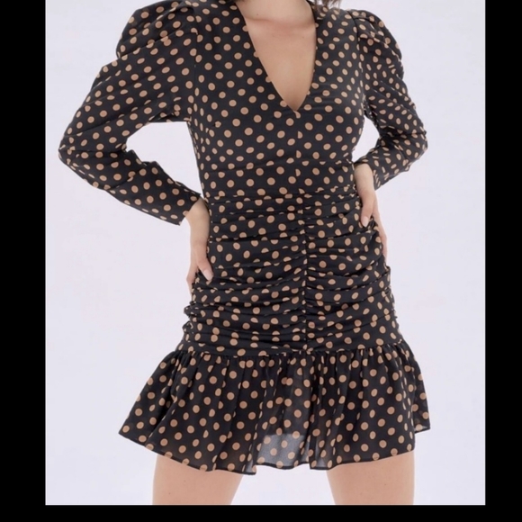 New  REVOLVE MINKPINK ruched mini dress M . Very Feminine & Flirty - Picture 2 of 3